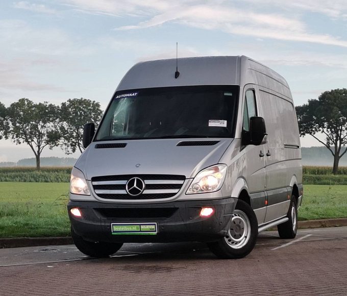 Mercedes-Benz Sprinter Van
