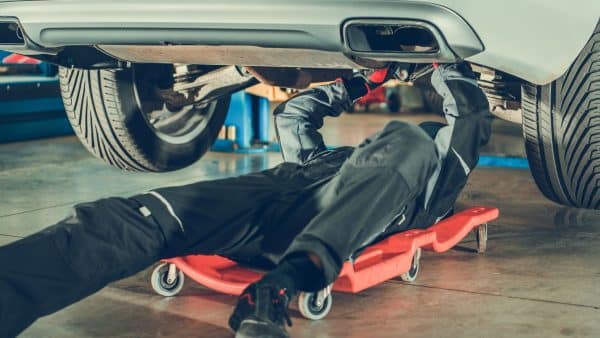 signs that your auto-lift needs maintenance