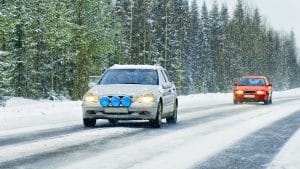 Essential Items To Keep in Your Vehicle During Winter